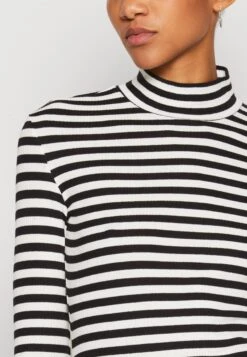 Pieces Pcruka T-Neck - Longsleeve - Cloud Dancer/Black -Pieces a23b5f5629ac4068b94ac68226a9ac45