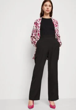 Pieces Pcgurla Pants - Broek - Black 11 Pieces Pcgurla Pants - Broek - Black -Pieces a4d149bf4d654e60b56a0389142c8663