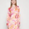 Pieces Pckerra Wrap Dress - Cocktailjurk - Pink Lady/Graphic 1 Pieces Pckerra Wrap Dress - Cocktailjurk - Pink Lady/Graphic -Pieces a9d97fec62054195bcd4e8cf54b52d4b