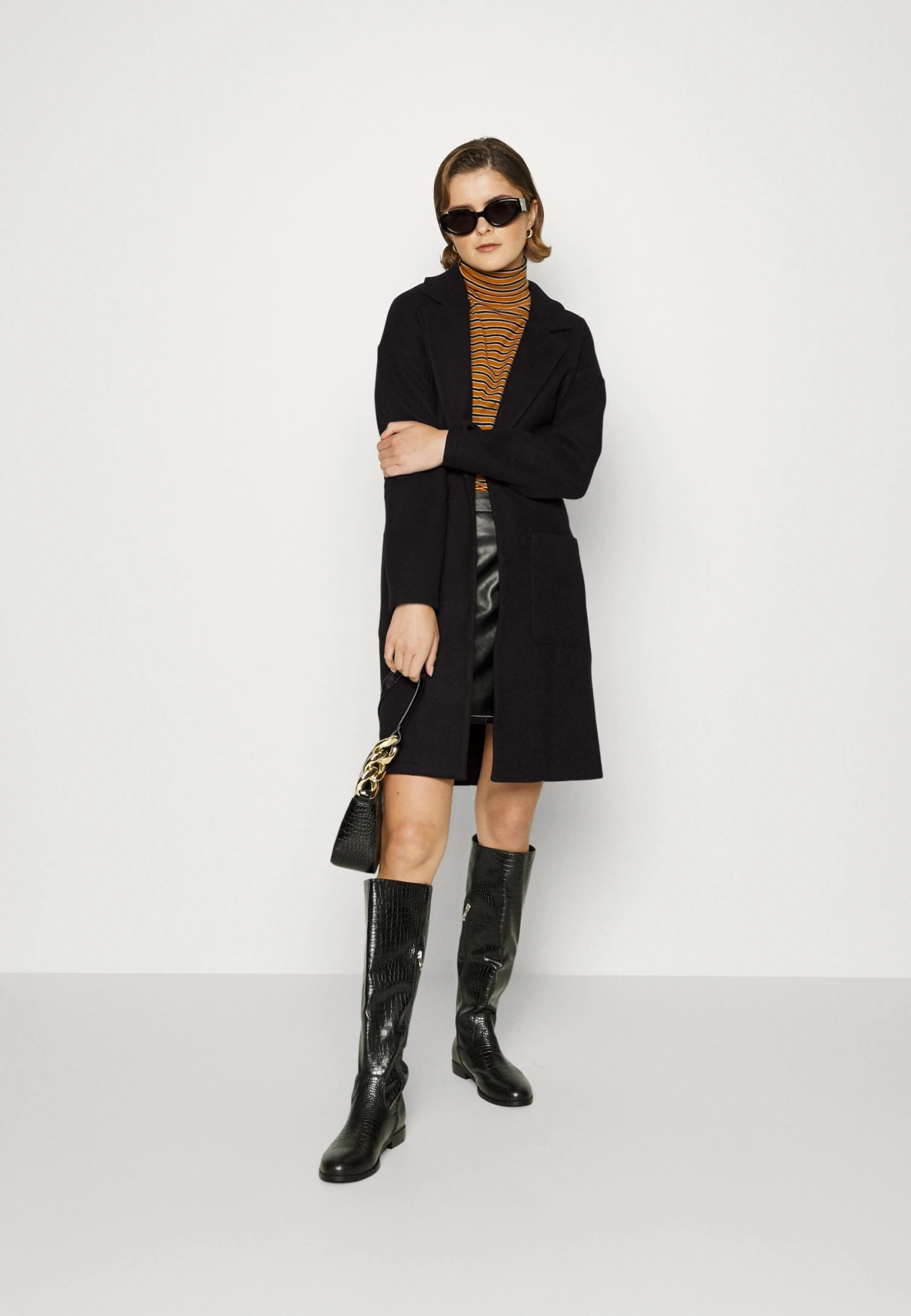 Pieces Pcjolene Light Jacket - Mantel - Black 4 Pieces Pcjolene Light Jacket - Mantel - Black - Afbeelding 2