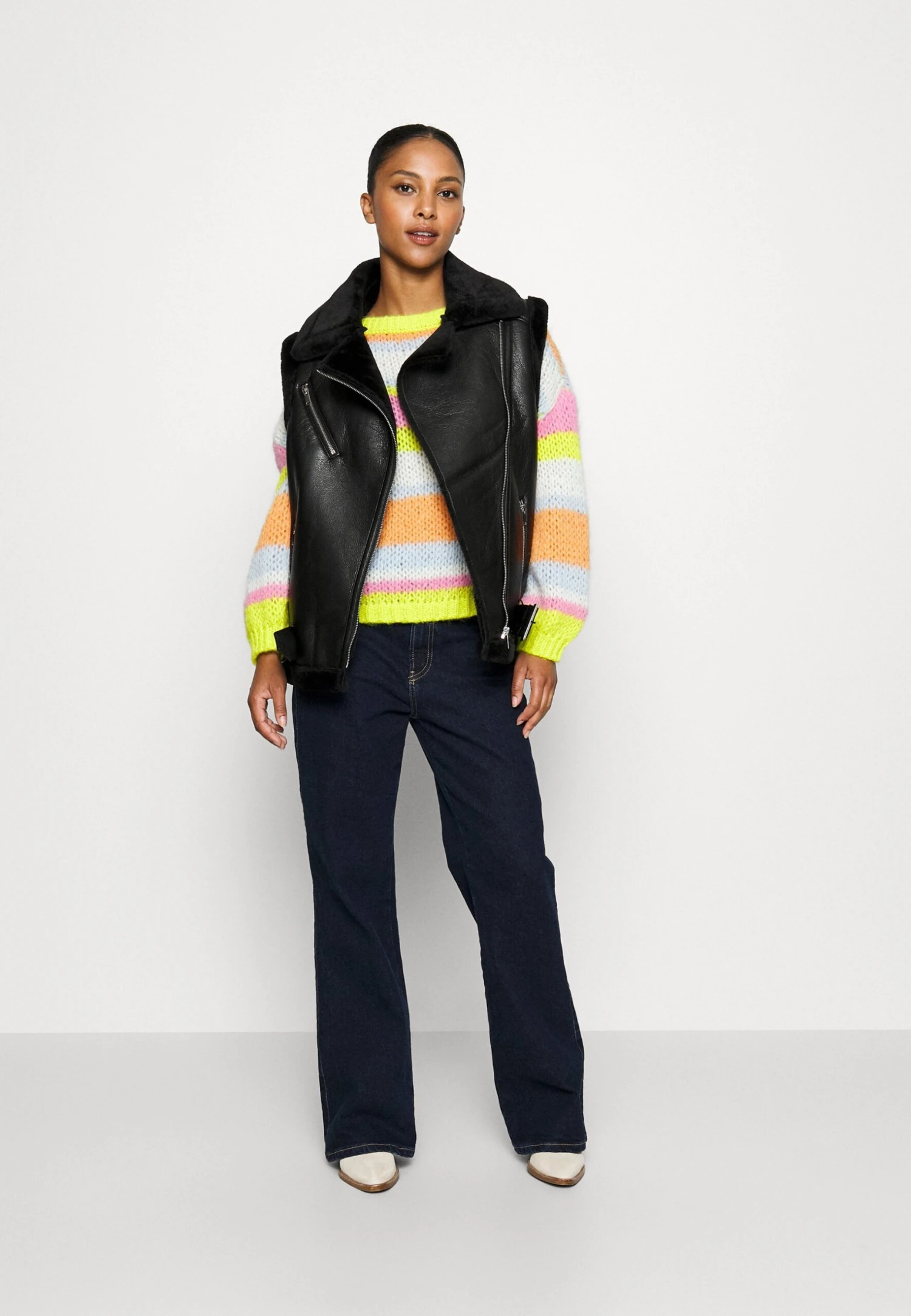 Pieces Petite Pcnora Aviator Vest - Bodywarmer - Black 4 Pieces Petite Pcnora Aviator Vest - Bodywarmer - Black - Afbeelding 2