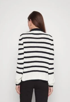 Pctrista O Neck - Trui - Sky Captain/Cloud Dancer -Pieces ad805afbd3bd4737afc015fe75b6ab37