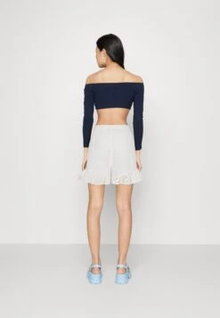 Pieces Pckiara - Shorts - Cloud Dancer 10 Pieces Pckiara - Shorts - Cloud Dancer -Pieces b1383e63577a414cb84c79f4dac9ea0c