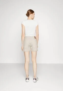 Pieces Pckiggy Fold Up - Jeansshort - Cloud Dancer -Pieces b790516354ea49e6b36fd90f6ea5aeb7