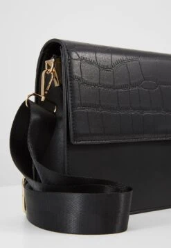 Pieces Chris Cross Body - Handtas - Black/Gold -Pieces b7dff1e3c2ae4e2d9425bb90fd6d9464