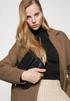 Pieces Pcjolene Light Jacket - Mantel - Fossil -Pieces b939979ab6914902ad2a62fc89ff4baf