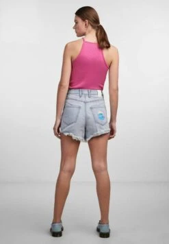Pieces Højtaljede Pcbeach - Jeansshort - Light Blue Denim -Pieces bd6949504e414847841c28df1b45f720