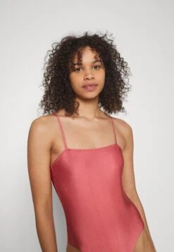 Pieces Pcbirte Shiny Swimsuit- Badpak - Marsala -Pieces c9c698be368e4d9ab72f344af2ff8034