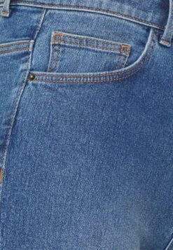 Peggy - Flared Jeans - Medium Blue Denim 7 Peggy - Flared Jeans - Medium Blue Denim -Pieces ccbec36eede04e6f880a16396abfa571