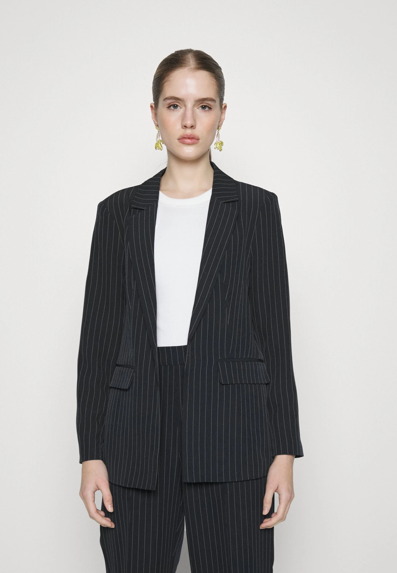 Pieces Petite Cbossy Loose Striped Blazer- Blazer - Sky Captainaop/Pinstripe 3 Pieces Petite Cbossy Loose Striped Blazer- Blazer - Sky Captainaop/Pinstripe