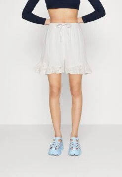 Pieces Pckiara - Shorts - Cloud Dancer