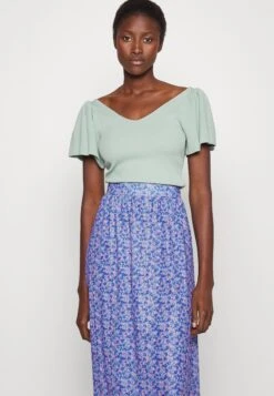 Pcgweno Midi Skirt- Kokerrok - Granada Sky/Flower Vista Blue -Pieces d68b36375289429ba4c145ab5cc6a35b