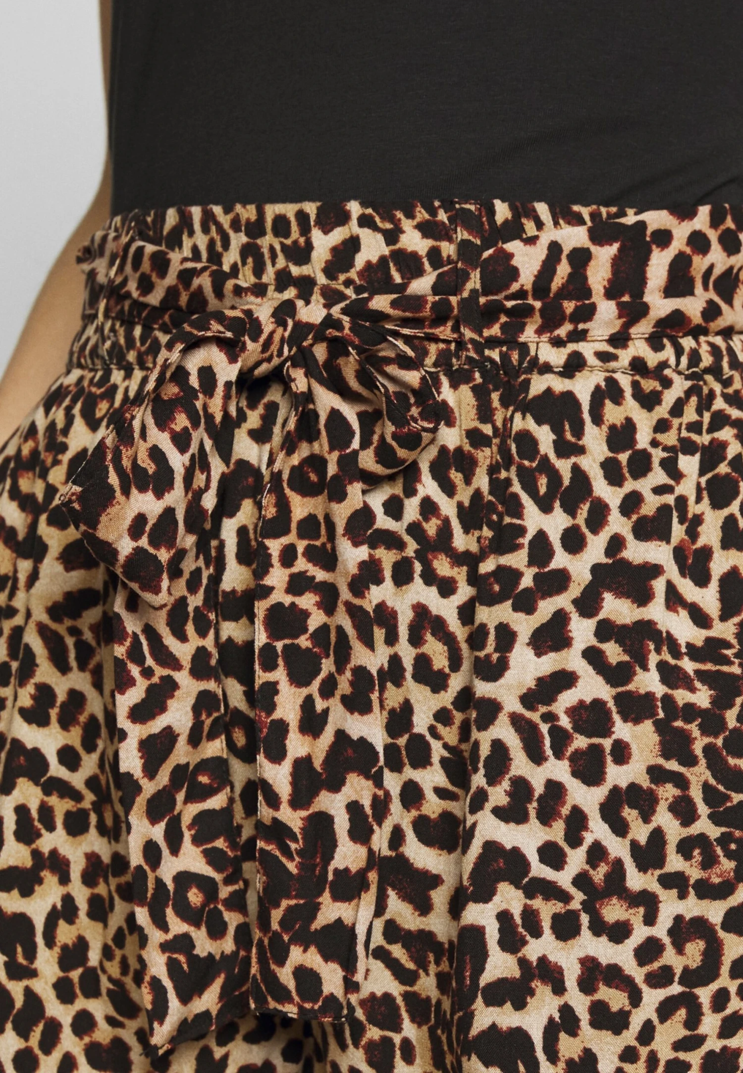 Pieces Petite Pcnya - Shorts - Black 8 Pieces Petite Pcnya - Shorts - Black - Afbeelding 6