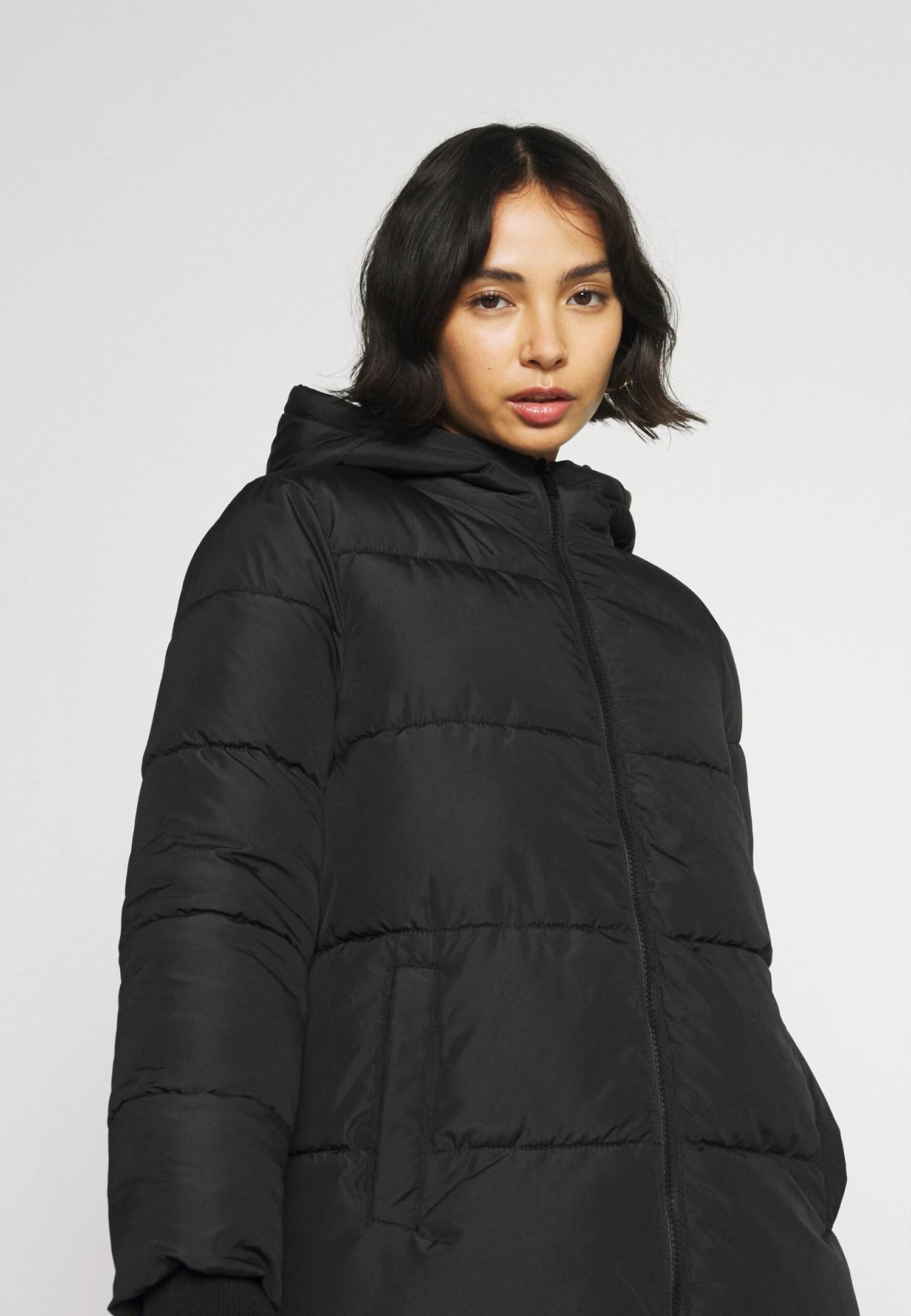 Pieces Petite Pcbee New Long Puffer Jacket- Winterjas - Black 6 Pieces Petite Pcbee New Long Puffer Jacket- Winterjas - Black - Afbeelding 4