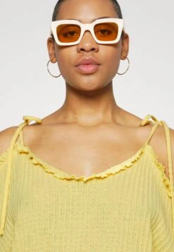 Pcbreeze Open Shoulder Playsuit - Jumpsuit - Pale Marigold -Pieces ddc15a2d266942de9bbb6206be8afb8e