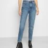 Pieces Pcleah Mom - Relaxed Fit Jeans - Medium Blue Denim -Pieces e8f27af846014002b14f4966f4b3c18d