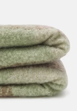 Pieces Pcpyron Checked Long Scarf - Sjaal - Swamp -Pieces e909acd2b66d46f5b9a2f5744dc68525