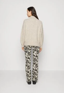 Pieces Pcleema Ls High N Kac Pwp - Trui - White Pepper Melange -Pieces eb72c1dc2d3b424486b518c24590f225