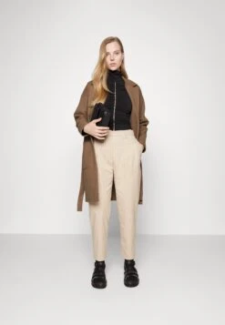 Pieces Pcjolene Light Jacket - Mantel - Fossil -Pieces eba1bbf983fc4221985f58b757feff8c