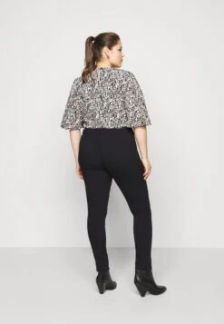 Pchighskin Wear - Jeans Skinny Fit - Black -Pieces f03a14bf38444aa68b2f02a1f230313a