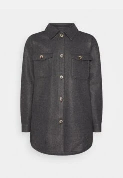 Pieces Pcjudy Shacket- Halflange Jas - Dark Grey 12 Pieces Pcjudy Shacket- Halflange Jas - Dark Grey -Pieces f205b62f27f64200a413216f49f51c6f