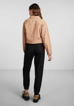 Pieces Pctessie - Spijkerjas - Indian Tan 10 Pieces Pctessie - Spijkerjas - Indian Tan -Pieces f20662f660df421fb5ef59a2f52a1cf5