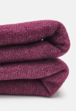 Pieces Pcjonita Long Noos - Sjaal - Grape Wine -Pieces f370471ef66a41f098633edef7970384