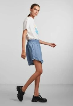 Pieces Pckada - Jeansshort - Light Blue Denim -Pieces f41d240b23c04822bfa8ca93df80a6f8