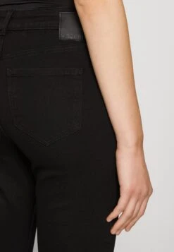 Pieces Pcnunna - Slim Fit Jeans - Black Denim -Pieces f5a17e6aef4542f0ae7fd97679534950