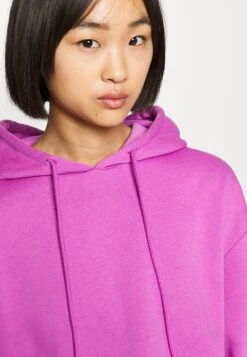 Pieces Petite Pcchilli Hoodie - Sweater - Radiant Orchid -Pieces f7471f3f37314554a1dc9f4ec29834ef