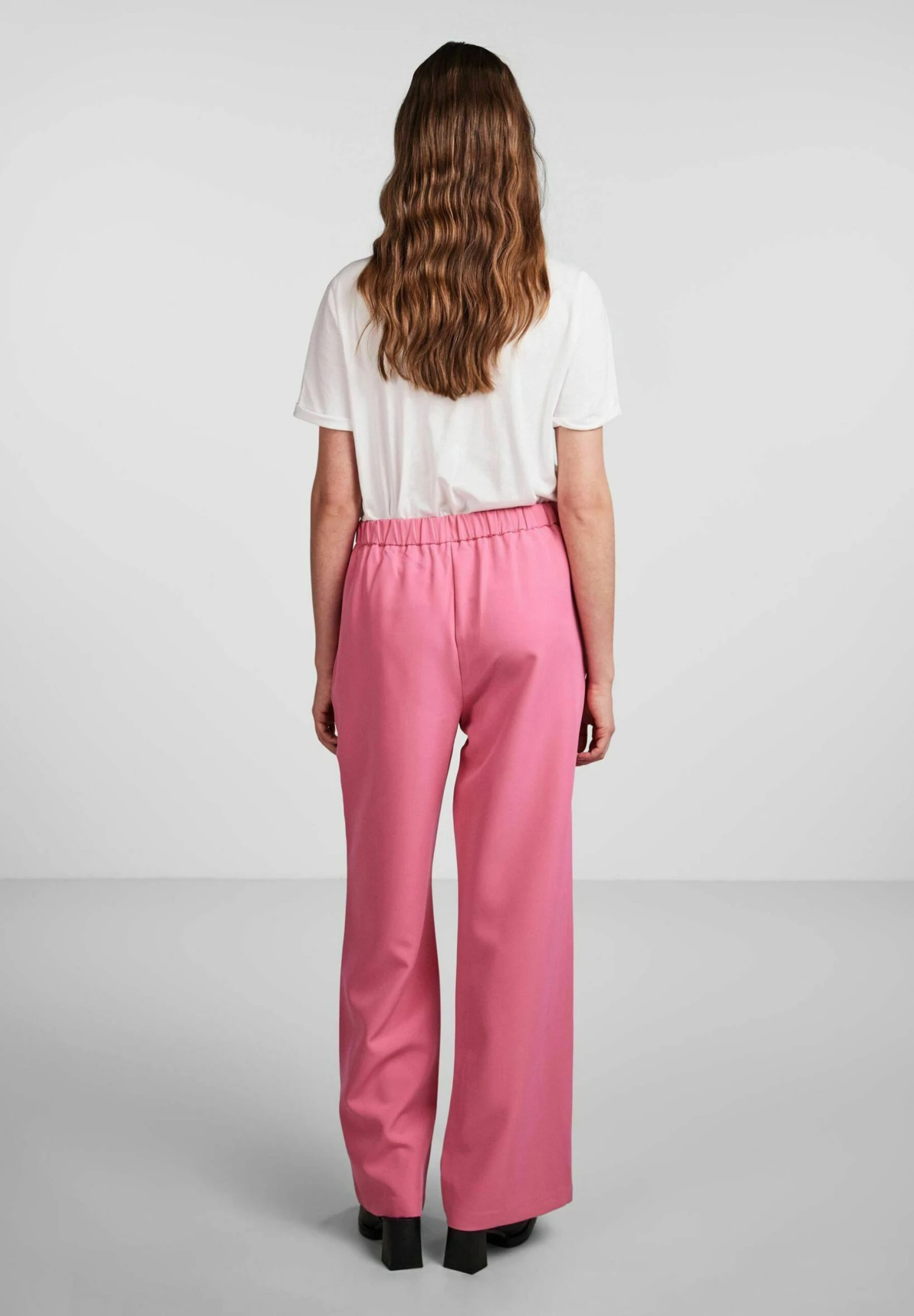 Pieces Bossy Wide Plain Pant - Broek - Shocking Pink 5 Pieces Bossy Wide Plain Pant - Broek - Shocking Pink - Afbeelding 3