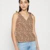 Pieces Pcliliana V Neck - Top - Brown -Pieces fff020cfa112495bb1e5a8f5f254132d